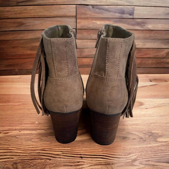 NEW WOMENS MADDEN GIRL DESCENT TAUPE ANKLE BOOTS WITH FRINGE 6.5 - Picture 8 of 9